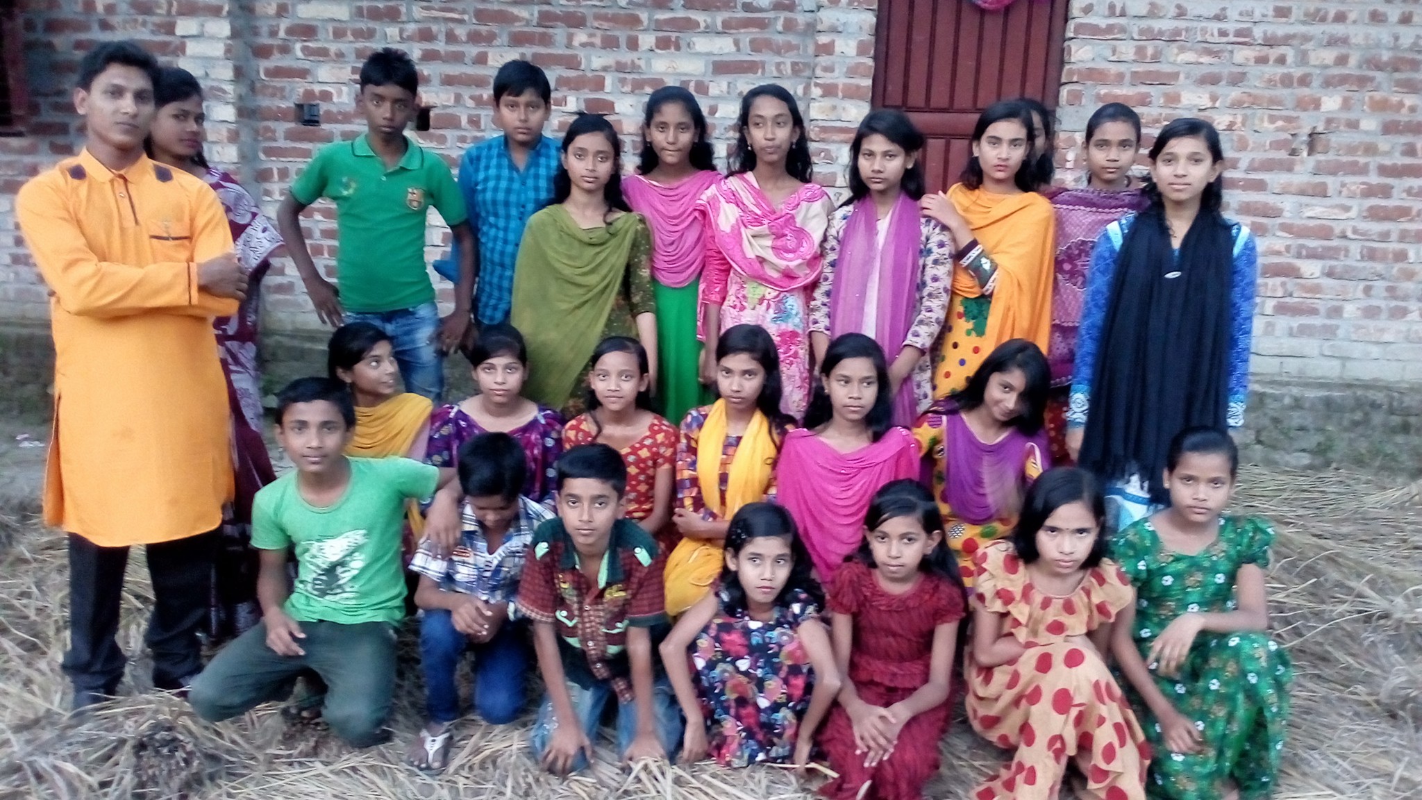 পঞ্চম শ্রেণির সমাপনি পরীক্ষার্থীবৃন্দ, সুন্দরগঞ্জ, গাইবান্ধা
